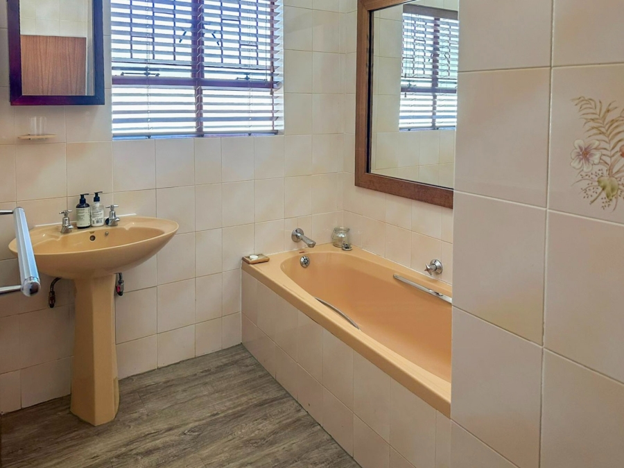 3 Bedroom Property for Sale in Meerhof North West